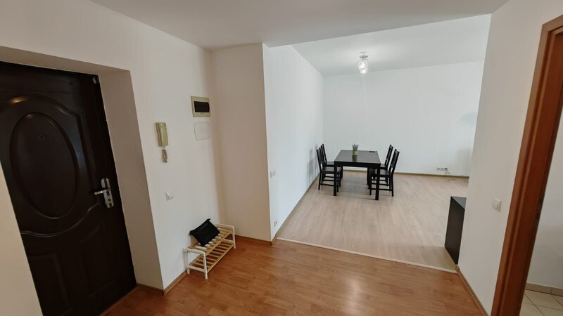 Metrou Pacii, Ten Blocks, 2 camere, 70mp, 4/10, decomandat, mobilat, loc parcare