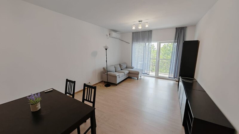 Metrou Pacii, Ten Blocks, 2 camere, 70mp, 4/10, decomandat, mobilat, loc parcare