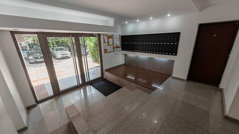 Metrou Pacii, Ten Blocks, 2 camere, 70mp, 4/10, decomandat, mobilat, loc parcare